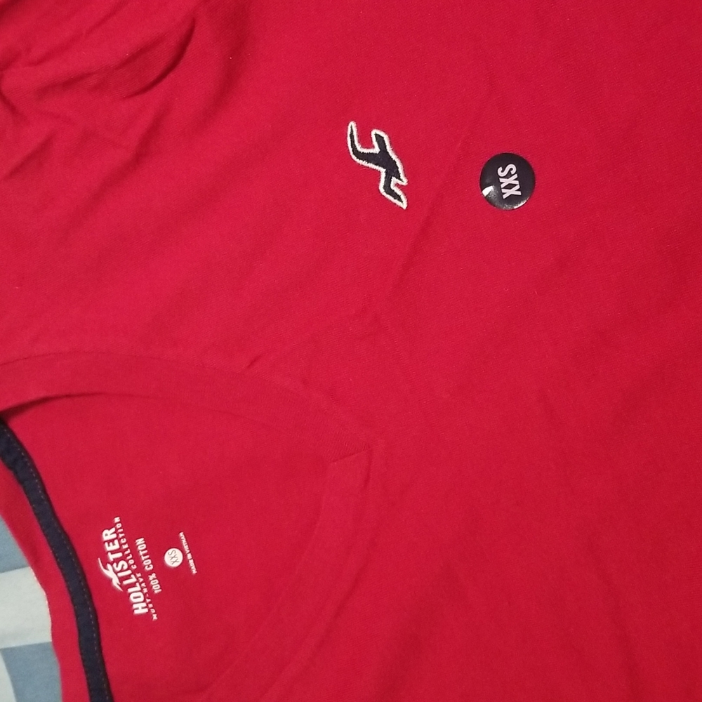 2 TOPS HOLLISTER - Picture 3 of 14